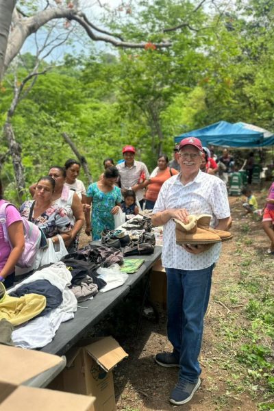 loving-with-mercy-el-salvador-community-outreach-ammenities-distribution