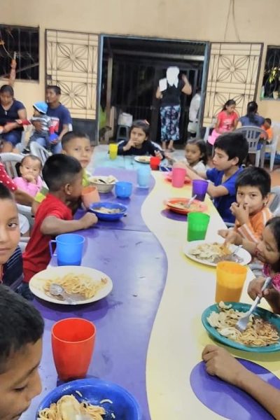 loving-with-mercy-el-salvador-feeding-program-children-feasting-at-dining-table
